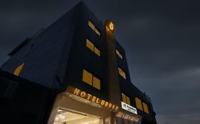 Treebo Urban, 1 Km From Railway Station